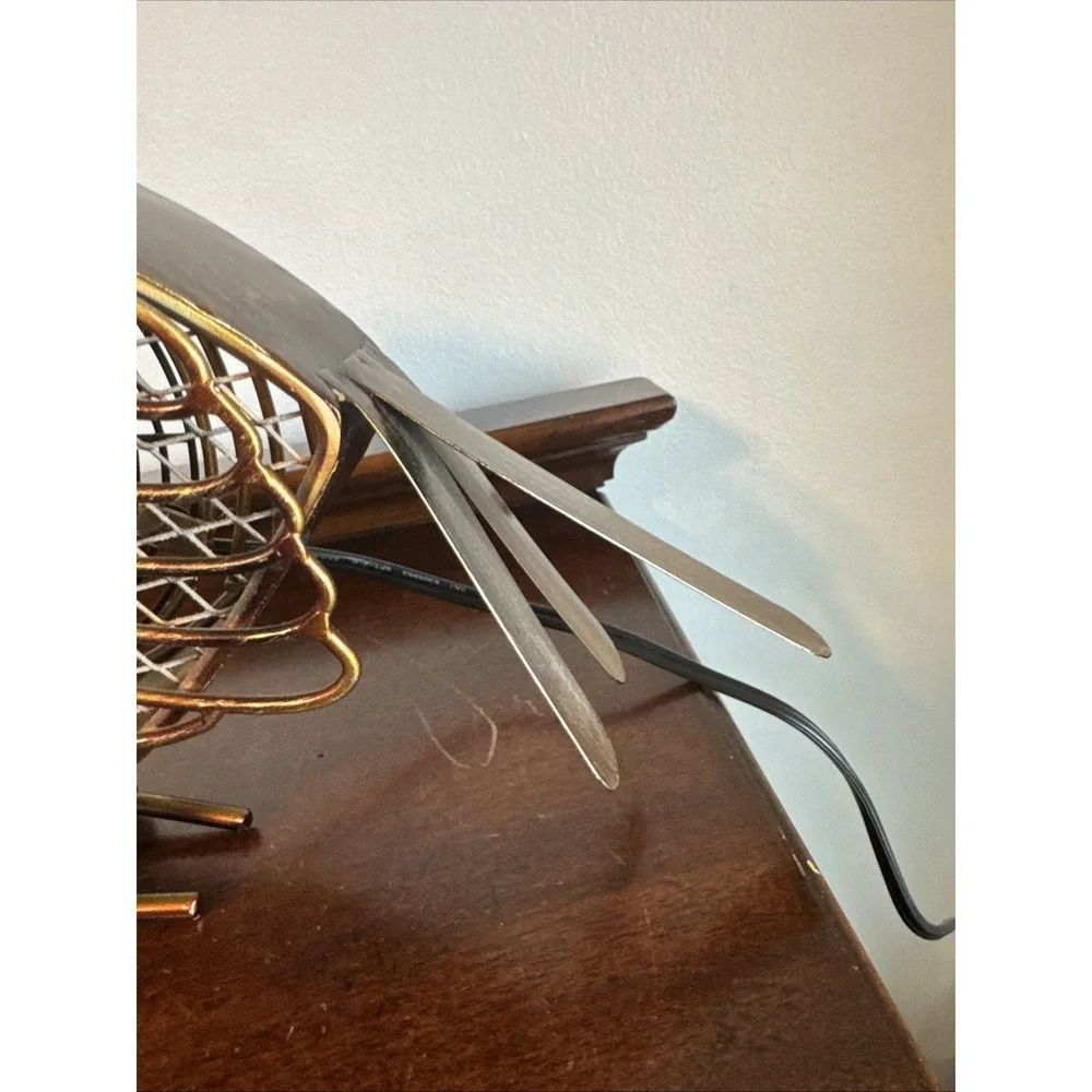 Deco Breeze Robin Bird Figurine Fan Metal Mesh Decorative Desk Fan Works-DBF0026